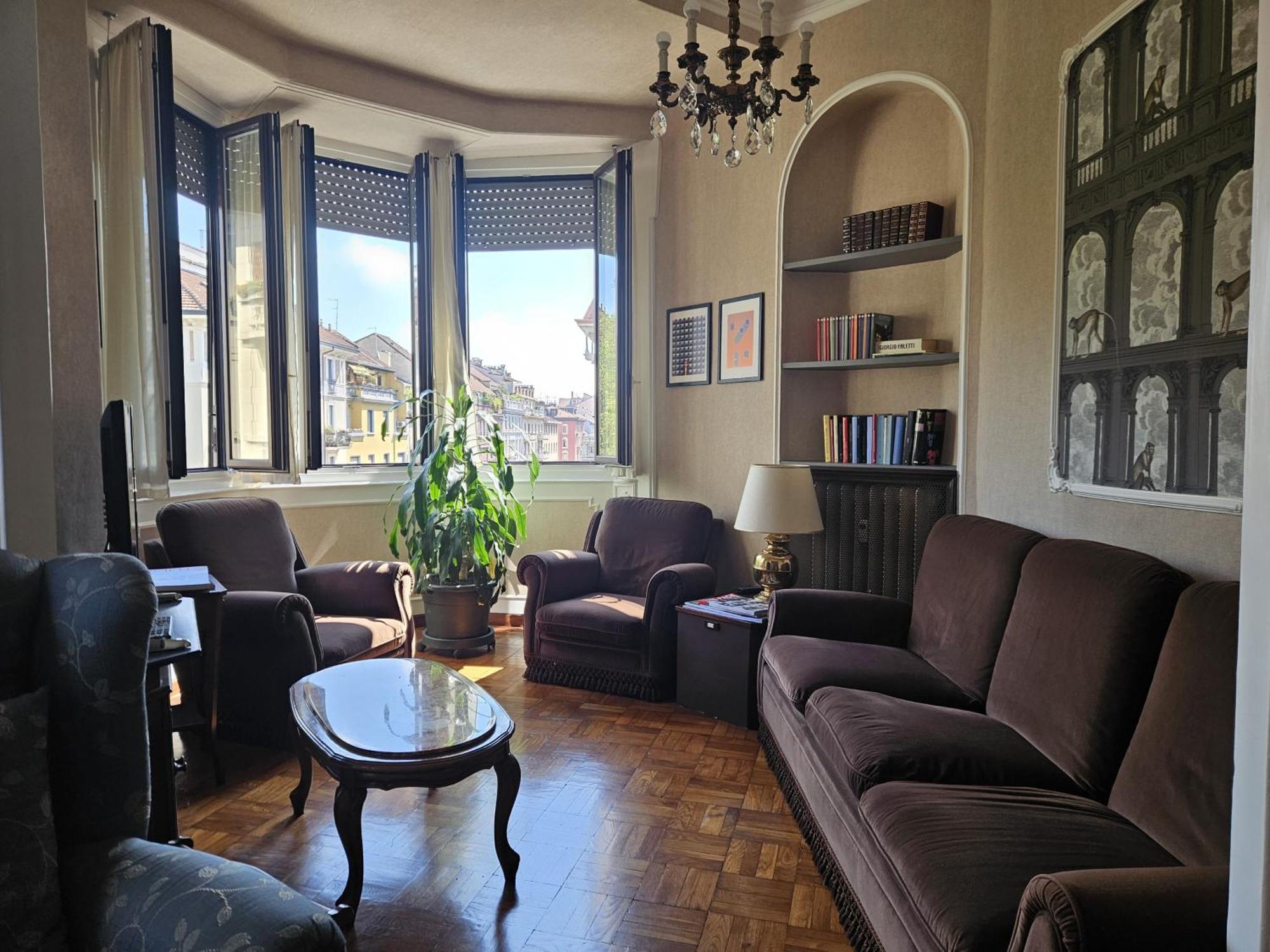Homegallery - Elegante Appartamento Milanese Екстер'єр фото