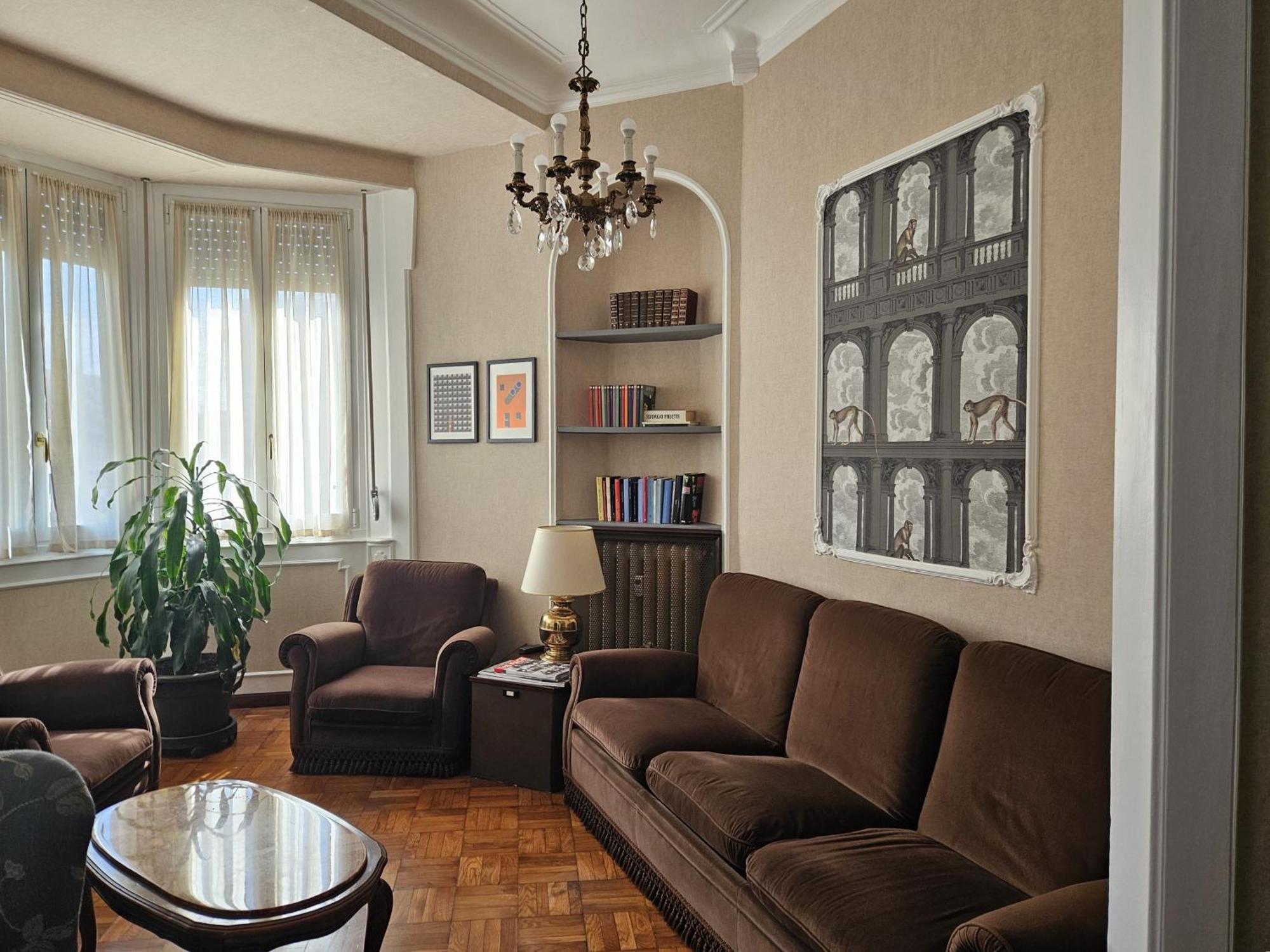 Homegallery - Elegante Appartamento Milanese Екстер'єр фото